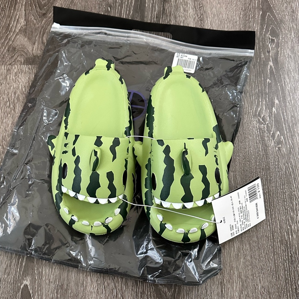 Brand New Chedoir Shark Cloud Slipper in Watermelon Print (size 38/39)
